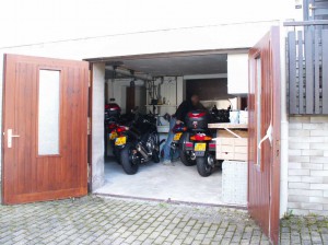 Parkeer garage voor 4-5 motoren